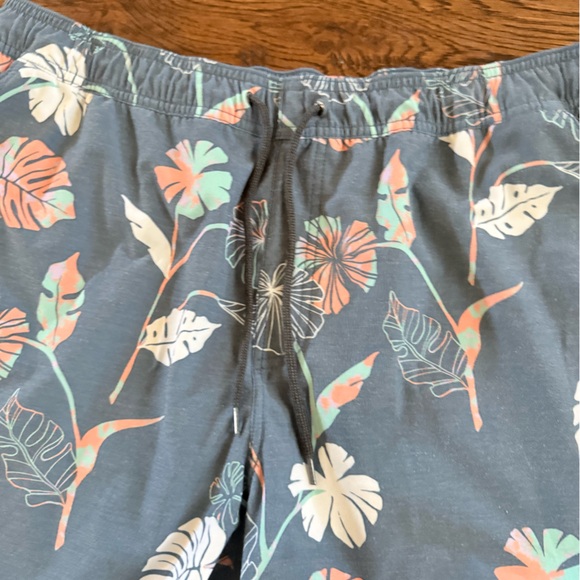 Rip Curl Floral Leaf Swim Trunks - blue white Men’s size Large beach vibes - Picture 3 of 9